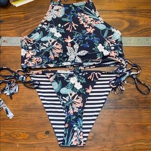 Reversible swim set